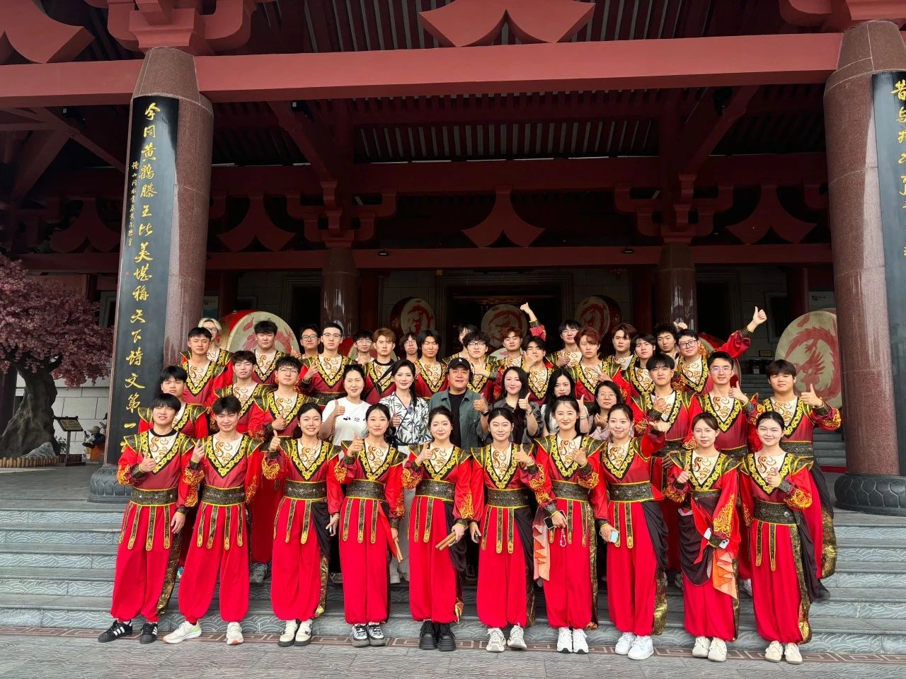 以艺术赋能乡村振兴丨音乐舞蹈学院师生助力央视《田野欢歌》录制